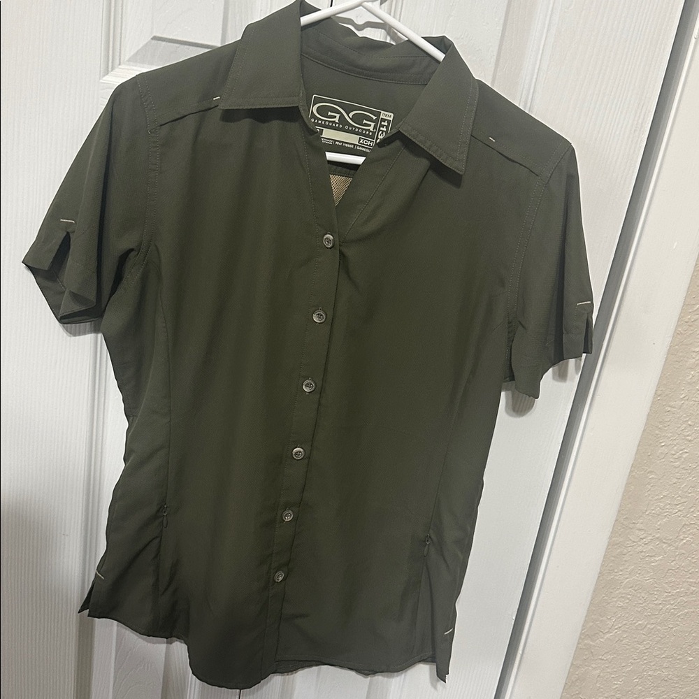 GameGuard Collection Olive Green Button-Up Shirt. New never worn, but no tags